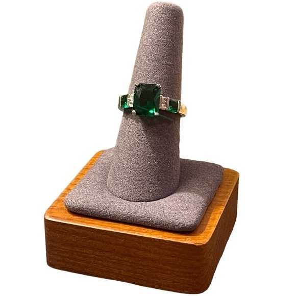 Emerald Green Sterling Silver 925 Emerald Cut Cubic Zirconia Ring Size 8.75 - Picture 1 of 8